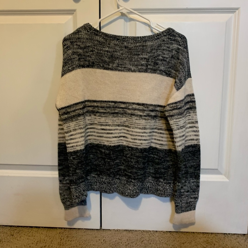 GAP sweater - Picture 2 of 3